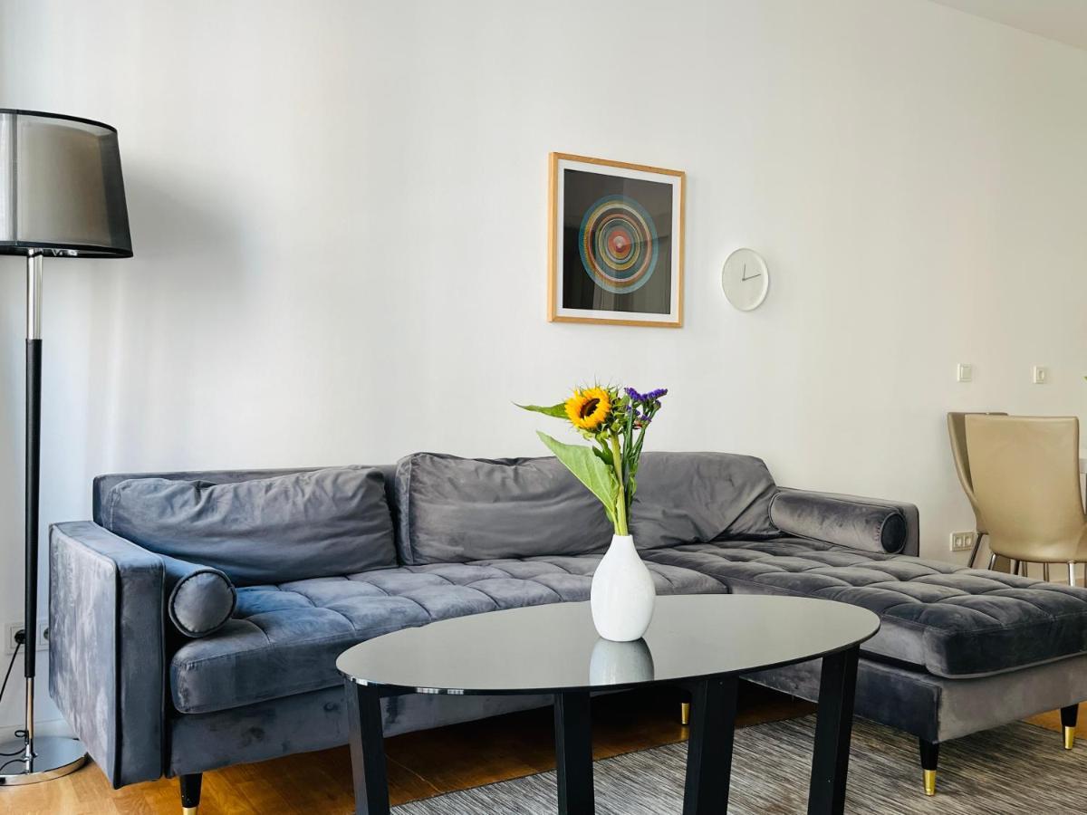 Modern Apartment In Mitte Berlijn Buitenkant foto
